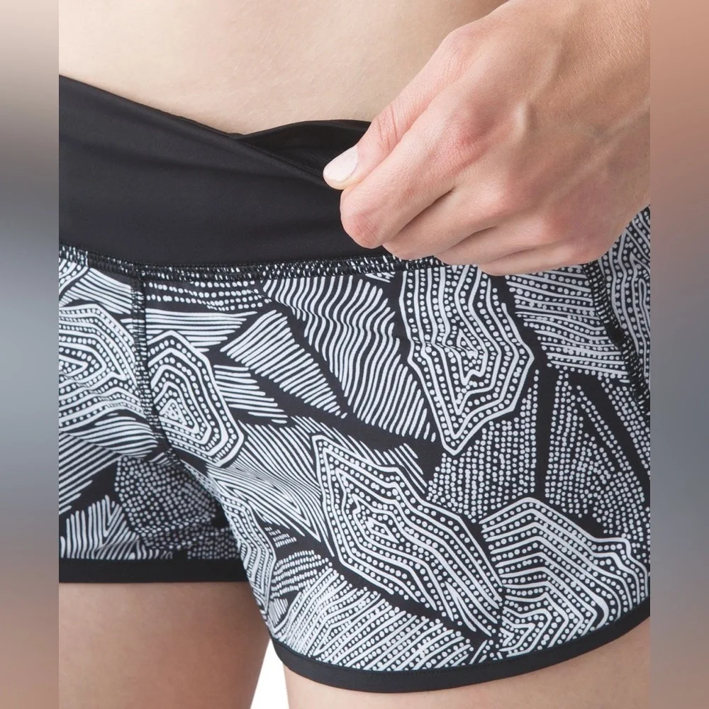 Lululemon Speed Short Size 6 Dottie Tribe